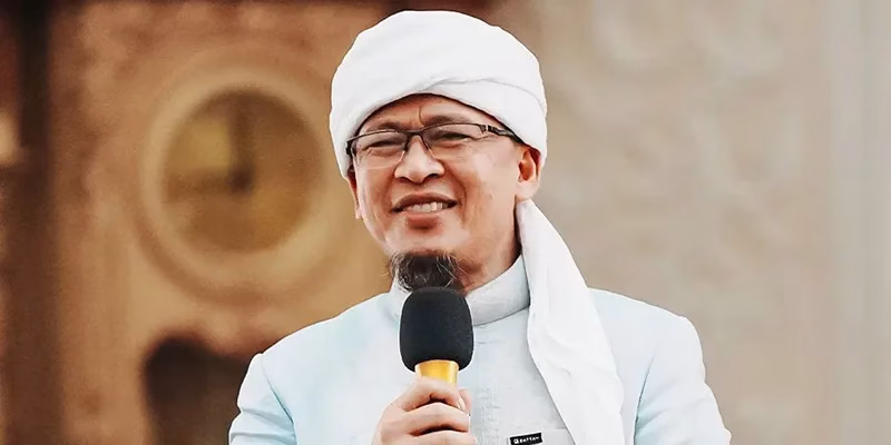 Aa Gym Sindir Polemik Ijazah Palsu: “Kalau Ditanya Ijazah, Tunjukkan Saja